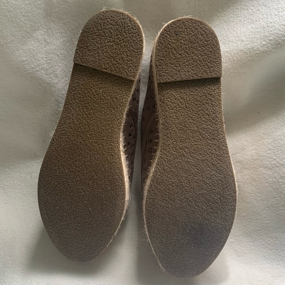 Goby Shoes Women’s Printed Geometric Canvas Loafers Espadrilles Sz 42 Eu 11 US - Picture 3 of 5